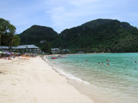 Ton Sai Bay and Loh Dalam Bay are separated by a sandy isthmus only 200-meters across